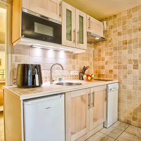 Apartamento - Wifi & Jardin - A 200m *